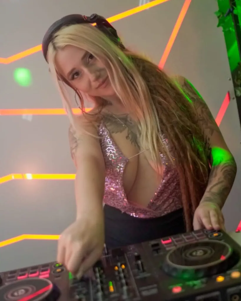 DJ Ana Lua