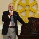 O Conferencista e Escritor internacional Cesar Romão realizou palestra no Rotary Club São Paulo, o segundo Club de Rotary do Brasil, fundado em 1924. O tema foi: O Seu Futuro Depende de Você. A exposição do palestrante trouxe reflexões sobre a importância das pessoas pensarem no seu futuro existencial e de carreira. Com base em pesquisas e fatos atuais mostrou de forma didática como mudar para melhor em diversos pontos. Uma palestra que ensinou como aplicar de forma imediata estratégias de vida, liderança e motivação. Cesar Romão tem uma trajetória renomada que compreende ampla formação acadêmica, palestras memoráveis, livros editados em diversos países como: Itália, Alemanha, Rússia entre muitos outros. Seu mais recente lançamento é o livro ENSINAMENTOS BÍBLICOS PARA O SUCESSO, já um consagrado Best seller.