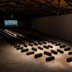 “O Barco” (2021), de Grada Kilomba. Vista de instalação no Instituto Inhotim.