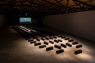 “O Barco” (2021), de Grada Kilomba. Vista de instalação no Instituto Inhotim.
